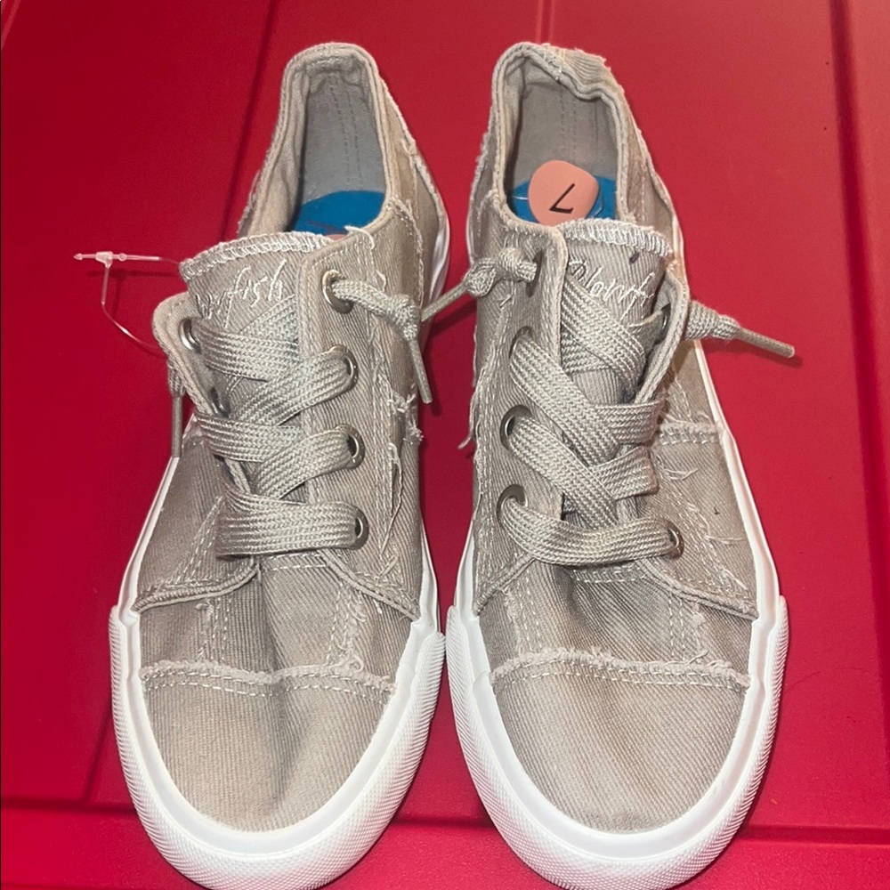 Blowfish Gray Low-Top Sneakers with Canvas Upper